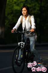 组图：《命运》推绿色理念 冯绍峰杨幂单车秀浪漫