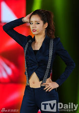 组图：SHINee等亮相活动 Rainbow等T台走秀