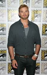 高清图：《不朽者》亮相 弗里达-平托联袂凯南-鲁兹