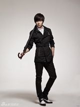 组图：台湾当红小生唐禹哲服饰大片 展秋冬新锐姿态