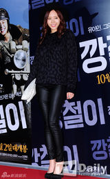 组图：少女时代金秀贤金泰熙等捧场《强哲》