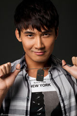 组图：张铎推最新大片 简约大方尽显好男人气质