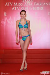 组图：候选亚姐泳装亮相 韩国选手压鼻否认整容