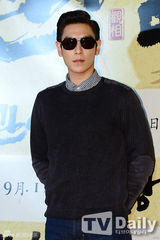 组图：朴有天金秀贤等助阵李钟硕新片试映