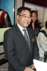 组图：中华小姐12强佳丽亮相 徐子淇父亲晒外孙近照