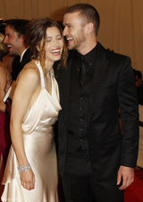 高清组图：纽约大都会庆典 杰西卡-贝尔携手贾斯汀