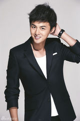 组图：叶祖新曝光写真尽显绅士魅力