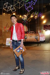 组图：许志安求狗仔队放过 JW久未见老板黎明