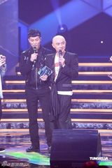 幻灯图：众星出席劲歌优秀选颁奖礼 Twins仍受肯定