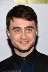 组图：《犄角》首映 哈利波特丹尼尔人气爆棚