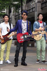 组图：陶喆蓝发义挺金曲奖 澄清炮轰评审口水战