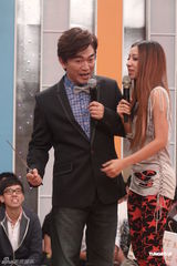 组图：吴宗宪开心过生日赞爱女 避谈高凌风婚变