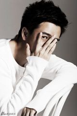 组图：翟天临写真俏皮儒雅秀百变魅力