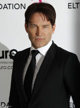 组图：众星亮相慈善基金奥斯卡派对 章子怡蓝色礼服