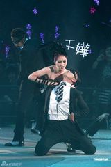 组图：杨千嬅个唱悲喜交加 老公与陈奕迅等好友捧场