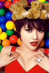 组图：徐冬冬圣诞写真 打造浓郁节日气氛