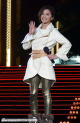 组图：众星献唱世博中国馆 阿SA玩可爱十连拍