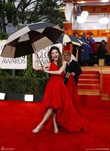 高清组图：金球奖红毯 玛丽亚-曼努诺斯红色礼服秀