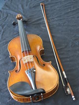 资料：一路有你中国扶贫基金会慈善晚会拍品