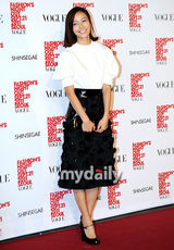 组图：孙泰英黄静茵朴诗妍等出席时尚秀