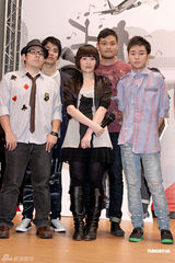 幻灯组图：苏打绿献唱利物浦音乐节 走访披头士故居