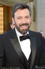 组图：阿弗莱克携爱妻亮相 无缘导演失落