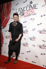 组图：尚雯婕张静初等亮相时尚派对