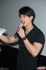 组图：吴尊粉丝包场《杨家将》现场互动融洽