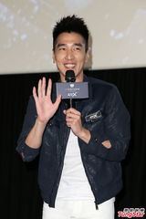 组图：赵又廷撇清绯闻只有高圆圆一个女朋友