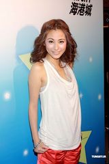 高清组图：孙耀威刘心悠出席愿望故事暨画展开幕礼