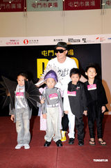 高清组图：陈奕迅笑言自己无心肝 有意看哈林演出