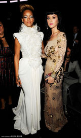 高清组图：格莱美云集大牌女星 布兰妮蕾哈娜齐聚