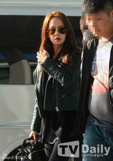 组图：宋智孝成宥利韩智慧便装现身机场赴香港