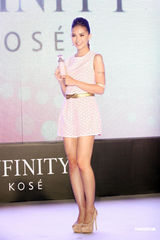 组图：昆凌将满19岁 生日与朋友庆祝