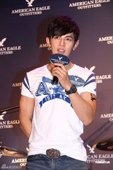 组图：汪东城不介意传绯闻 为母亲买房尽孝心