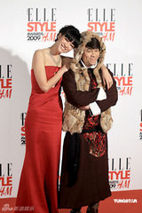 高清图：徐静蕾牵手黄立行 《杜拉拉》未映先拿奖