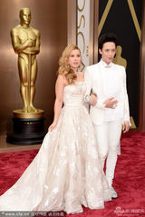 组图：花滑运动员利平斯基白裙梦幻似童话