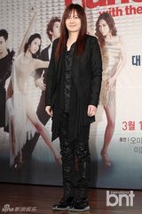 组图：韩国打造《舞林大道》 金圭丽裸背霏优雅