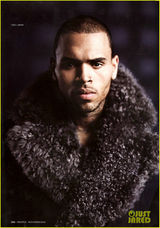 组图：克里斯-布朗杂志大片另类 穿盔甲自摸私处