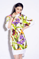 组图：蒋欣登杂志封面 装扮清新上演短发魅惑