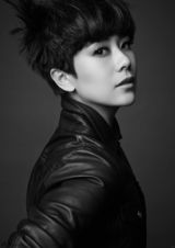 组图：海清暗黑系炫酷登封面 演绎硬朗机车女