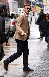 组图：贾斯汀-汀布莱克街拍 休闲西装外套现身