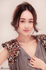 组图：张定涵写真曝光  端庄清丽显御姐气质