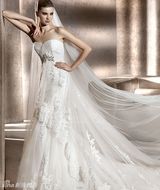 组图：欧美2012年婚纱系列发布 彰显高雅气质