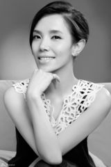 组图：李佳璇最新写真曝光 笑容甜美温暖人心