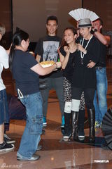 组图：叶倩文个唱挑战拉丁舞 回想早年拍片辛酸史