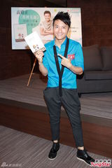 组图：张可颐劝邓萃雯勿太执着 望早发电视牌照