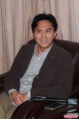 组图：张智霖否认购浅水湾豪宅