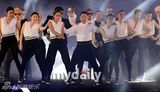组图：韩国歌手鸟叔PSY“happening”演唱会