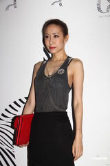 组图：何嘉莉预产期为9月 吴雨霏惹整容疑云